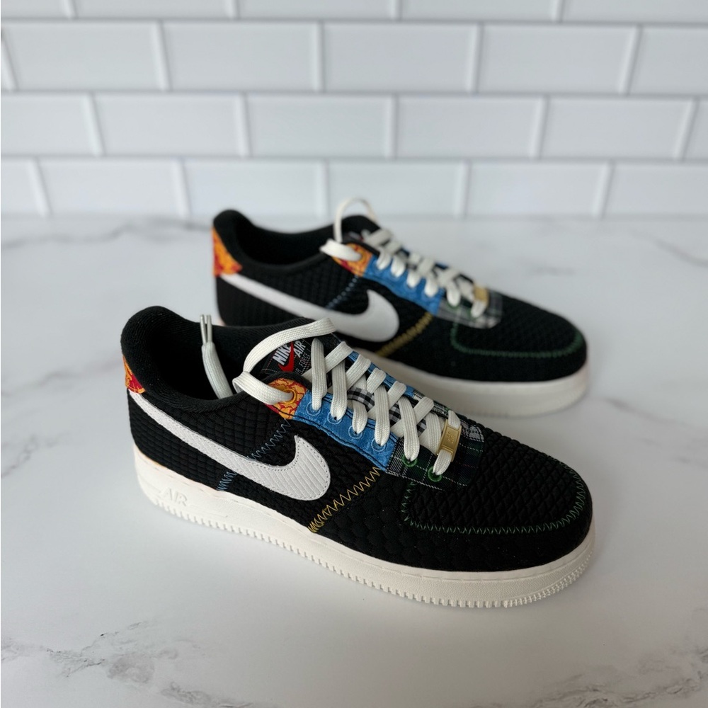 Nike Multicolor Accented Black Sneakers